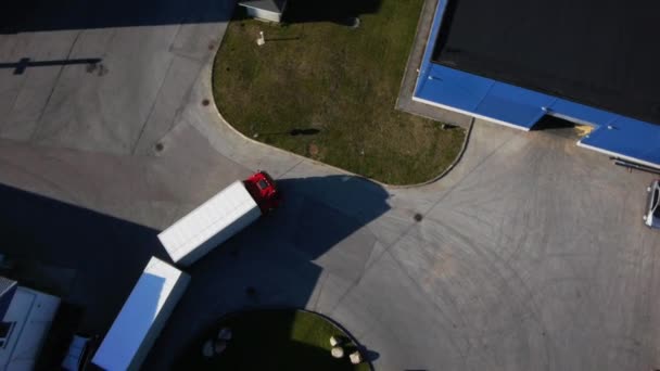 Il camion sta andando al Centro Logistico. Colpo aereo . — Video Stock