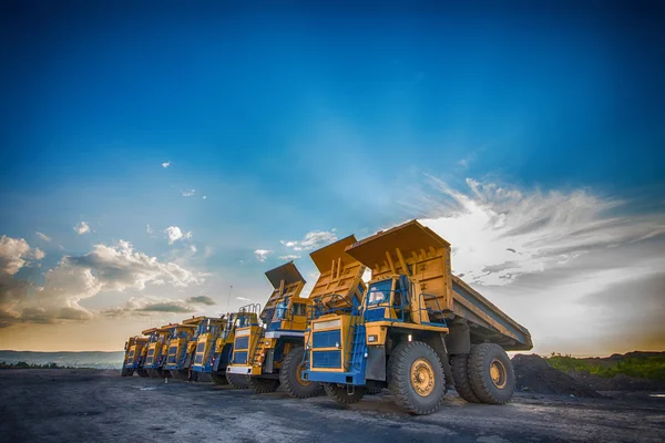 Produktion von Kohle in Kohlebergwerken — Stockfoto