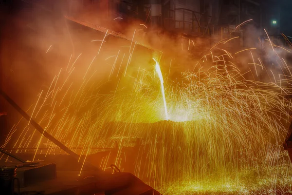 Steel pouring at steel plant — Stock Photo, Image