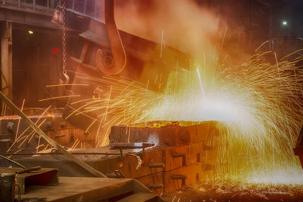 Steel pouring at steel plant — Stock Photo, Image