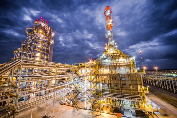 Planta de procesamiento de petróleo y gas — Foto de Stock