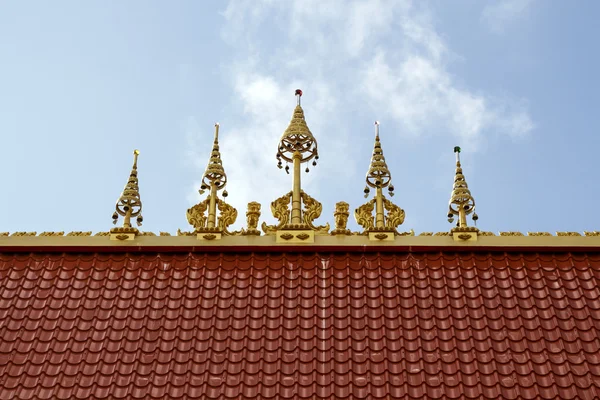 Toit temple thaïlandais — Photo