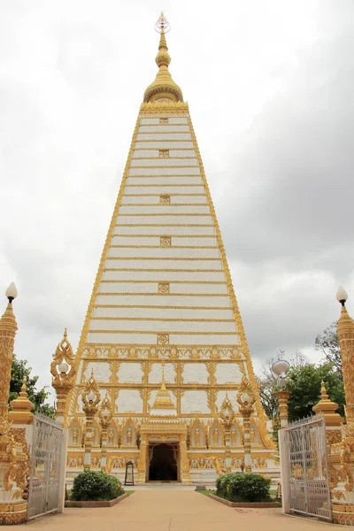 Pagoda Blanca en Tailandia . Imagen De Stock