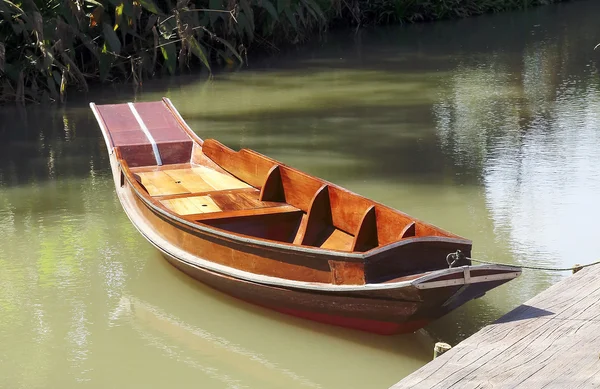 Bateaux à aubes stationnés — Photo