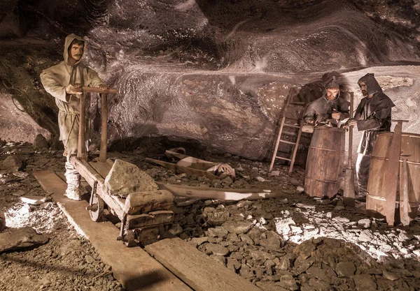 Figuras de sal mineros en mina de sal de Wieliczka — Foto de Stock