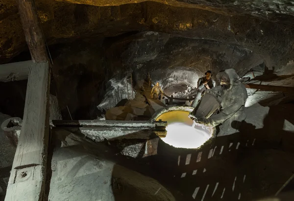 Figuras de sal mineros en mina de sal de Wieliczka — Foto de Stock