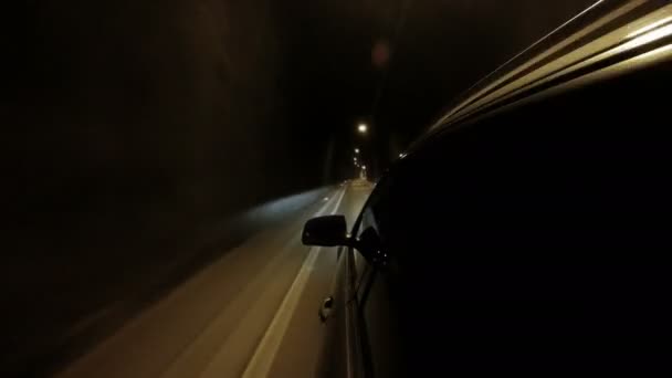 Automobile che si muove verso di tunnel sotterraneo — Video Stock