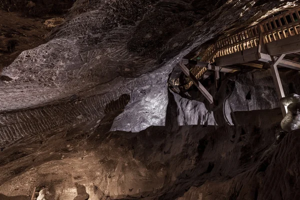 Compartimiento de la sal subterráneos profundo - mina de sal de Wieliczka Fotos de stock libres de derechos