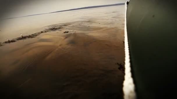 Bouchent la vue à la pagaie de bateau en caoutchouc — Video