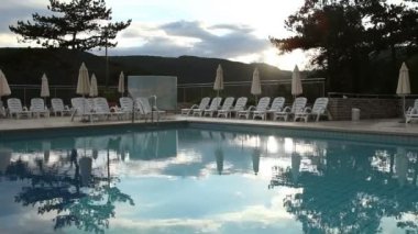 Açık hava havuzu bir tatil