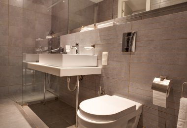 Modern banyo iç mimarisi