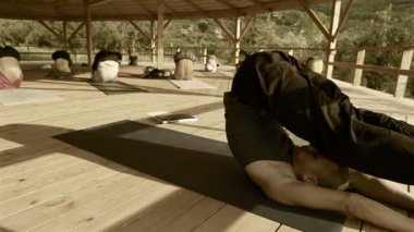 Yoga eğitmeni seminer iletken