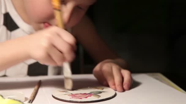 Kleine Junge Paint — Stockvideo