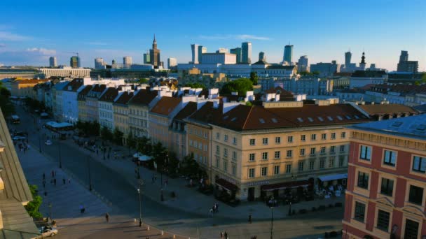 Miasto budynki w Warszawie o zachodzie słońca — Wideo stockowe