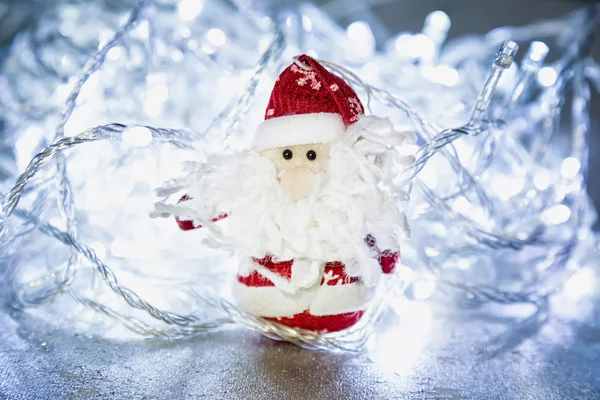 Santa Claus nebo Mrazík s vánoční osvětlení — Stock fotografie