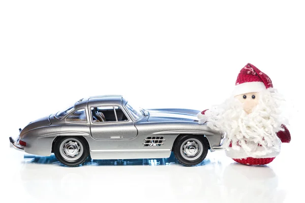 Santa Claus lub ojca mrozu z stare retro samochodów — Zdjęcie stockowe
