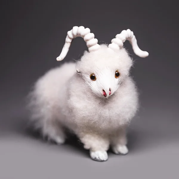Koza nebo ovce symbolem 2015 rok — Stock fotografie