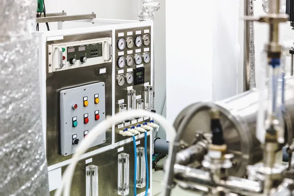 Equipamento do painel de controle na indústria farmacêutica — Fotografia de Stock