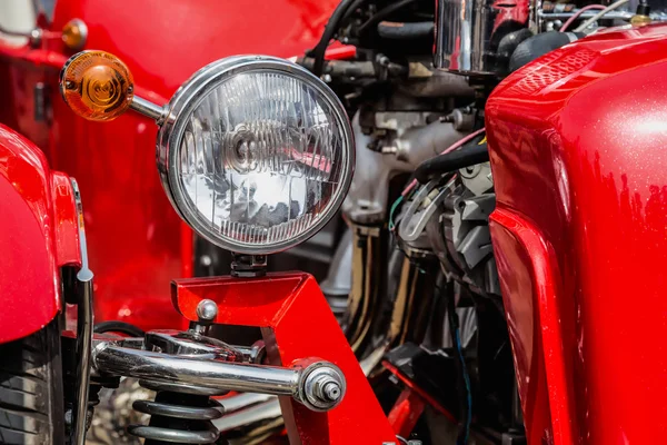 Antigua parte delantera del coche retro o vintage — Foto de Stock