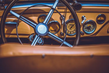 Eski eski model araba iç. Vintage etkisi işleme