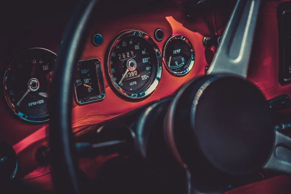 Interno di auto d'epoca retrò. Lavorazione effetto vintage — Foto Stock