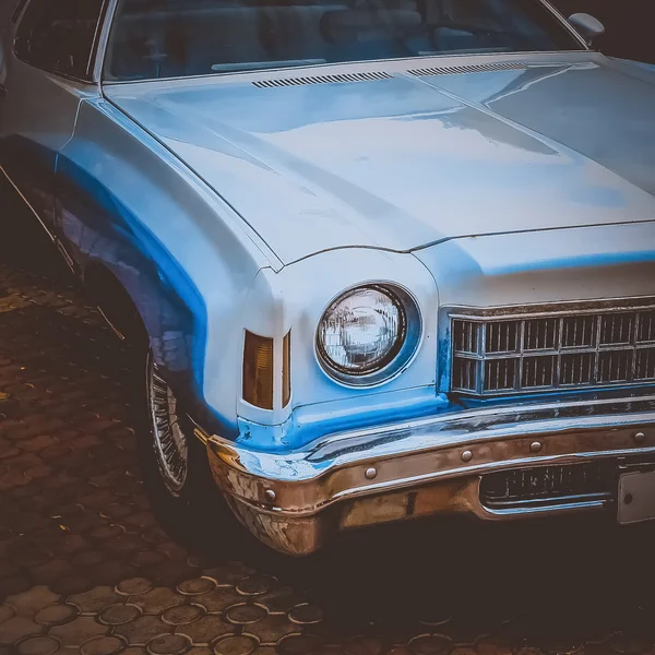 Vecchia auto retrò o vintage lato anteriore. Lavorazione effetto vintage — Foto Stock