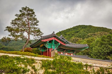 Budist rahipler Tapınağı Kore dağlarında