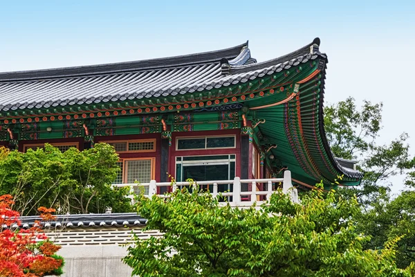 Traditionele architectuur oude gebouw tempel in Korea — Stockfoto