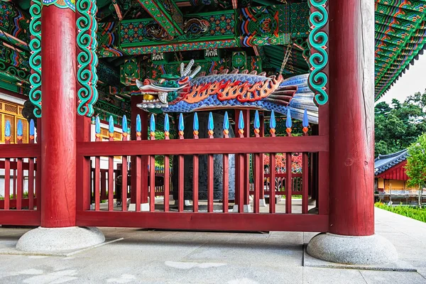 Kloster buddhistisk munk bell i Korea — Stockfoto