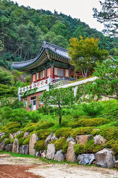 Buddhista szerzetesek templom Korea-hegység — Stock Fotó