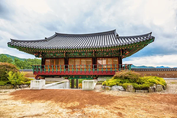 在韩国传统建筑建设古庙 — 图库照片