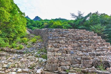 Kore'de anıt taş duvar