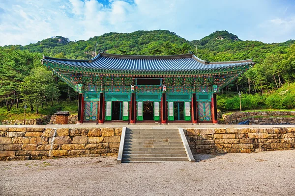 Traditionell arkitektur gamla byggnaden templet i Korea — Stockfoto