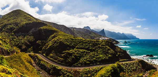 Estrada perto da costa do oceano panorama — Fotografia de Stock