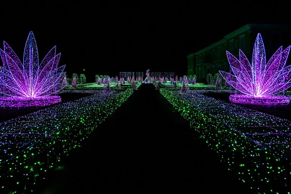 Blick auf königlichen Garten des Lichts mit Straße — Stockfoto