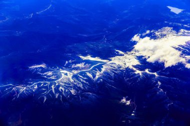 Kayalık dağ havadan görünümü