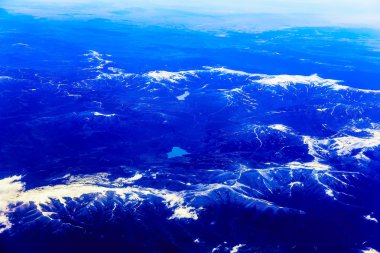 Kayalık dağ havadan görünümü