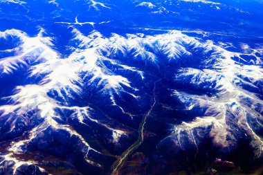Kayalık dağ havadan görünümü