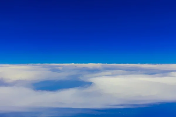 Vista no céu acima das nuvens — Fotografia de Stock