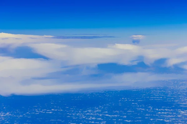 Вид на небо над облаками — стоковое фото