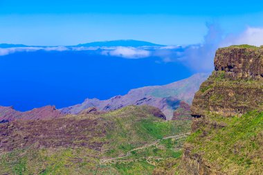 İspanya Tenerife adasında dağlar