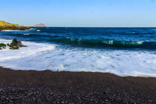 Costa de piedra o orilla del océano Atlántico — Foto de Stock