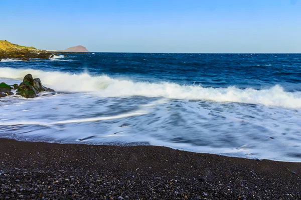 Costa di pietra o riva dell'oceano Atlantico — Foto Stock