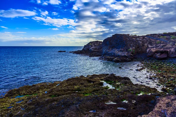 Πέτρα ακτή ή όχθη του Ατλαντικού Ωκεανού — Φωτογραφία Αρχείου