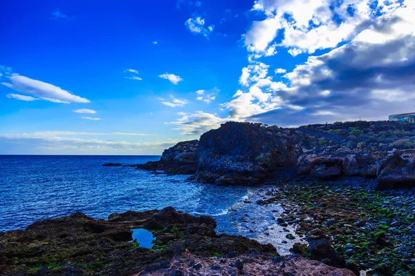 Costa di pietra o riva dell'oceano Atlantico — Foto Stock