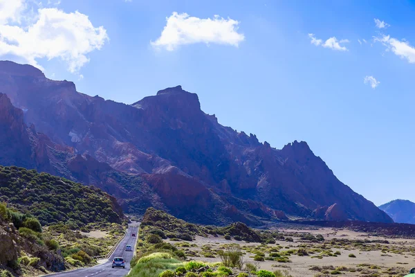 Paisaje con carretera en la isla de Tenerife — Foto de Stock