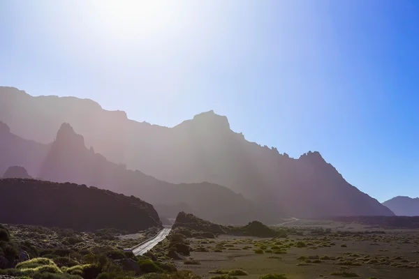 Paisaje con carretera en la isla de Tenerife — Foto de Stock