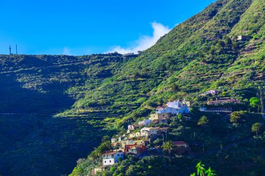 Köy ve dağlar binada