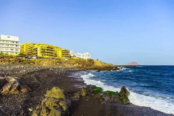 Costa do Oceano com Edifícios — Fotografia de Stock