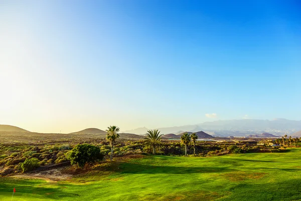 Campo de golfe paisagem — Fotografia de Stock